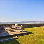 La Ligne Bleue Front De Et Vue Sur Tour Vauban Holiday home Saint-Vaast-la-Hougue