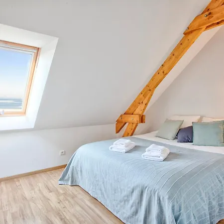 La Ligne Bleue Front De Et Vue Sur Tour Vauban Holiday home