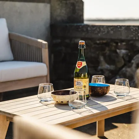 La Ligne Bleue Front De Et Vue Sur Tour Vauban Tatil Evi *