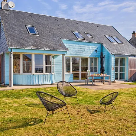 La Ligne Bleue Front De Et Vue Sur Tour Vauban