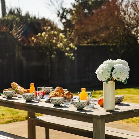 La Ligne Bleue Front De Et Vue Sur Tour Vauban