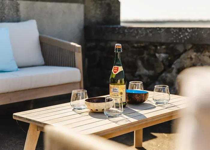 La Ligne Bleue Front De Et Vue Sur Tour Vauban Feriehus *