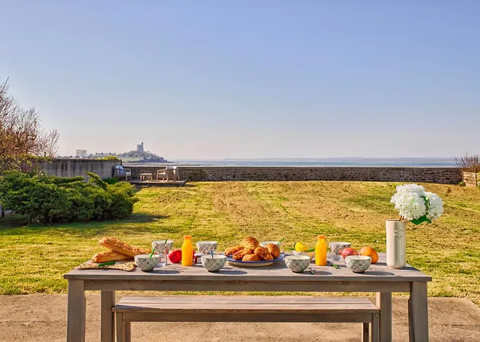Feriehus La Ligne Bleue Front De Et Vue Sur Tour Vauban