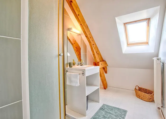 La Ligne Bleue Front De Et Vue Sur Tour Vauban Saint-Vaast-la-Hougue